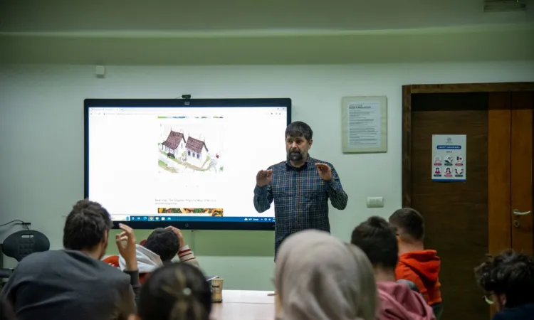 Emir Isović tarafından Sunulan Infographics Üzerine Giriş Dersi