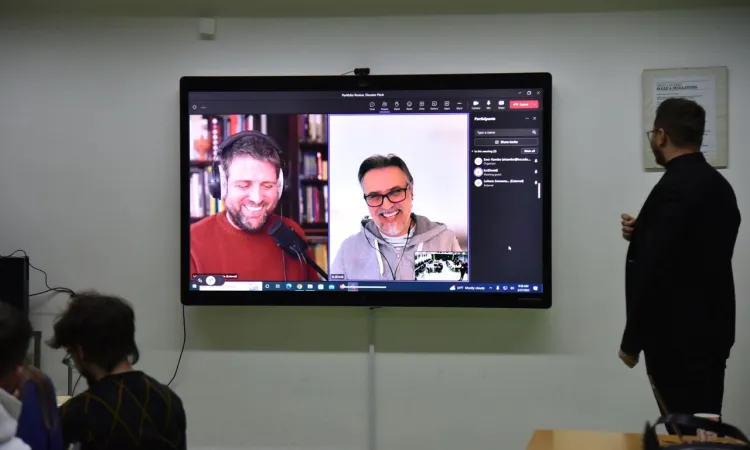 VACD Düzenlediği Buluşma: Portföy İncelemesi, Asansör Konuşması