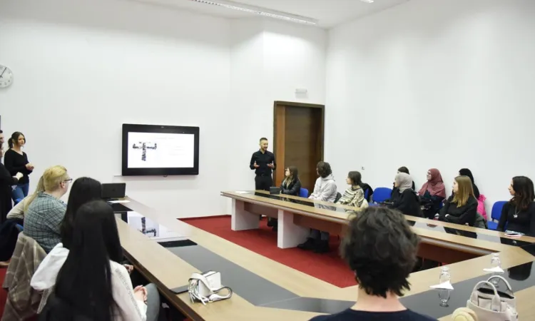 PSY "Show and Tell" Atölyesi Psikolojinin Gerçeklerini Sunuyor