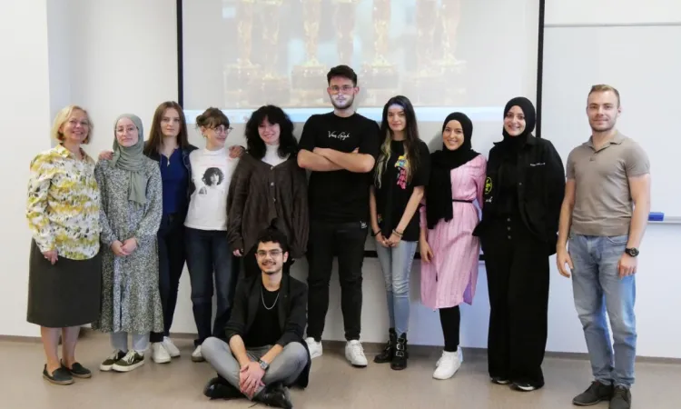 ELIT Öğrencileri Shakespeare'in Eserlerini 'Okuma Tiyatrosu'nda Hayata Geçiriyor