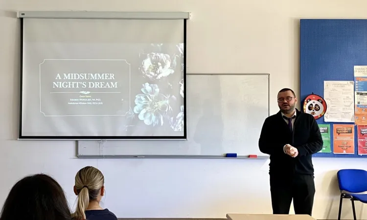 Shakespeare’in Büyüsü: Profesör Kahrić'in Bir Yaz Gecesi Rüyası’na Derinlemesine Bakışı