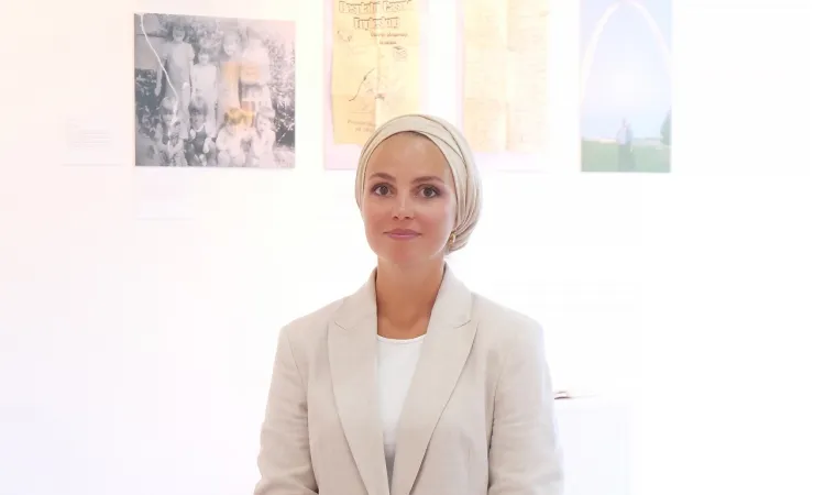 İki Dünya Arasında: Tasneem Tanović Bosnalı Amerikan Kimliğini Keşfediyor